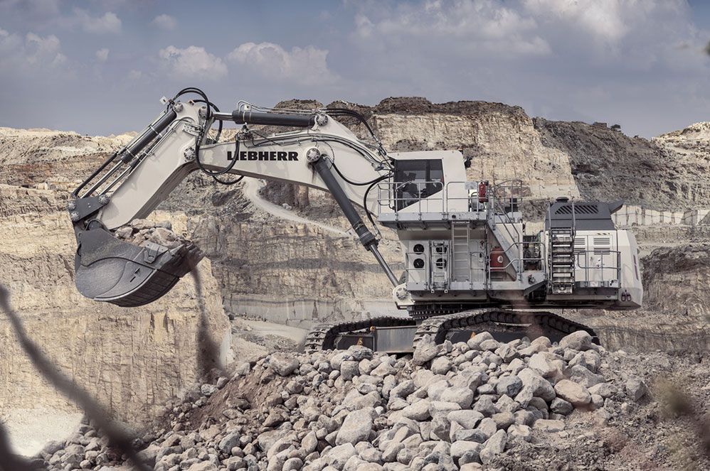 desi-machines-liebherr-excavators-r-9300-g8-featured