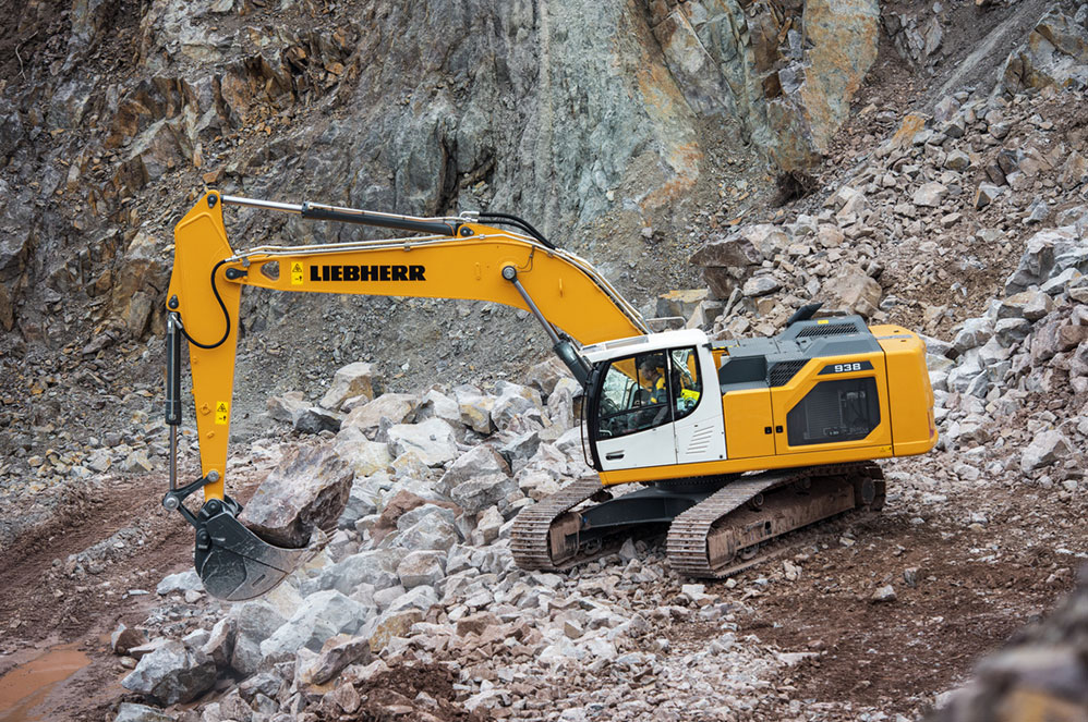 desi-machines-liebherr-excavators-r-938-litronic-featured