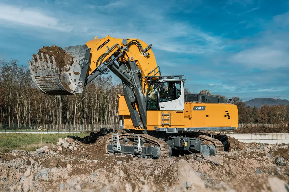 desi-machines-liebherr-excavators-r-992-e-featured