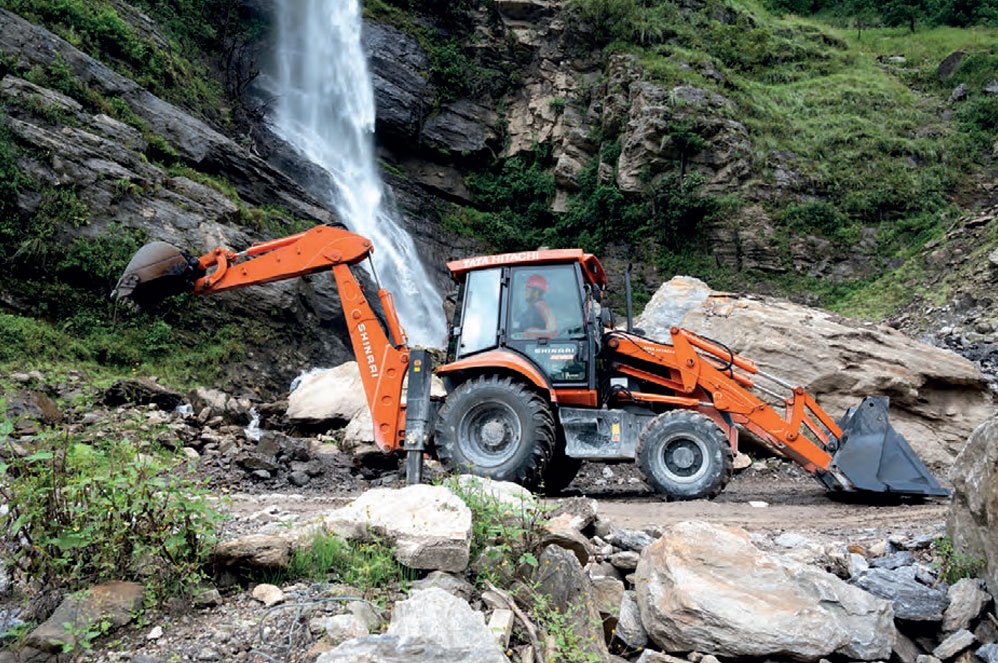 desi-machines-backhoe-loader-tata-hitachi-shinrai-power-3