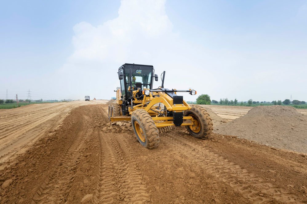 desi-machines-motor-grader-cat-120-4