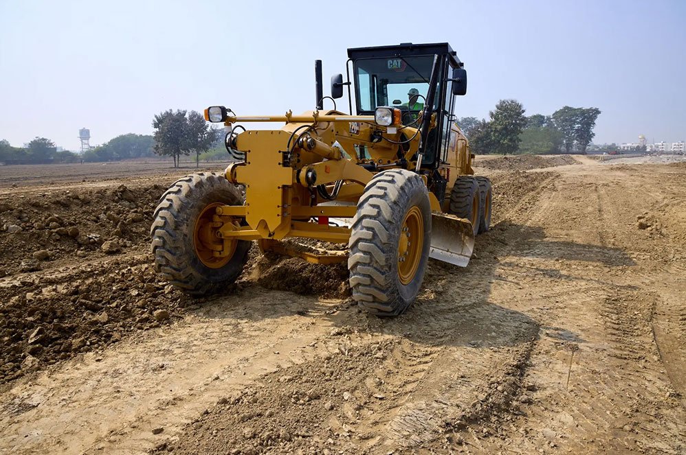 desi-machines-motor-grader-cat-120-gc-1