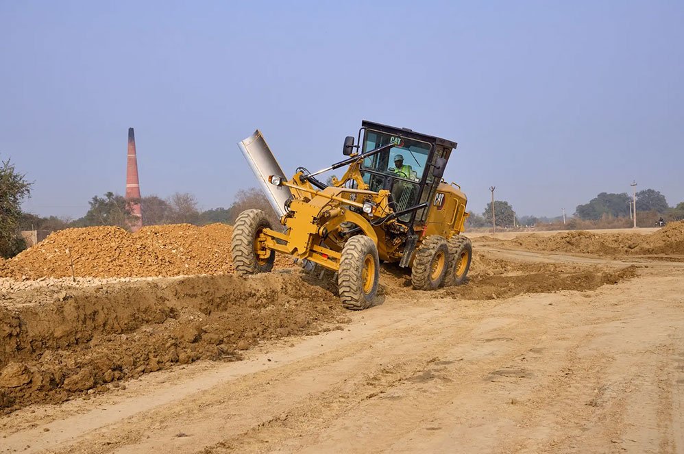 desi-machines-motor-grader-cat-120-gc-2